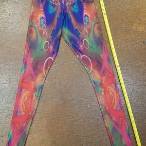 Brand new @Yogiyogawear leggings size M. Fractal design multi colored